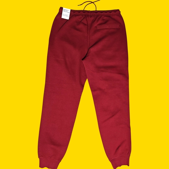 🚹 M US — Nike Club Fleece Chenille Logo Joggers FN3094-677 [TEAM RED] - Picture 7 of 9